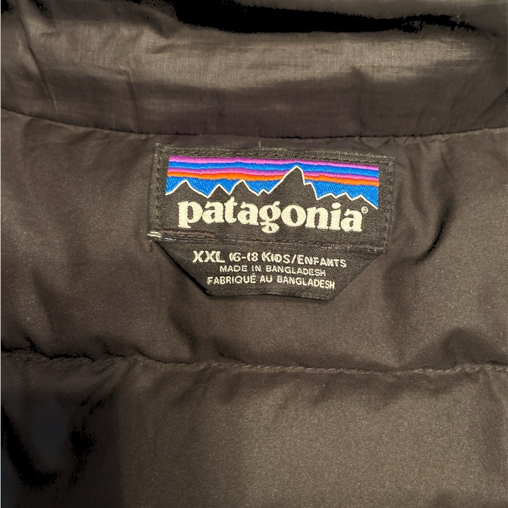Patagonia Down Sweater Jacket, Boys XXL (16-18), black, good condition - Picture 3 of 6